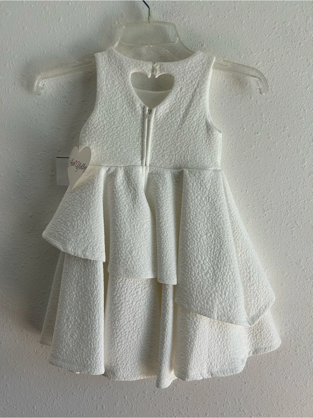 Girls White Party Dress Ava & Yelly Size 5 Sleeveless Heart Detail on Back